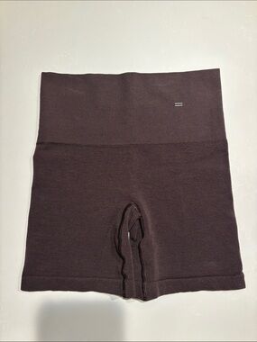 Branwyn Essential Compression Short 6”